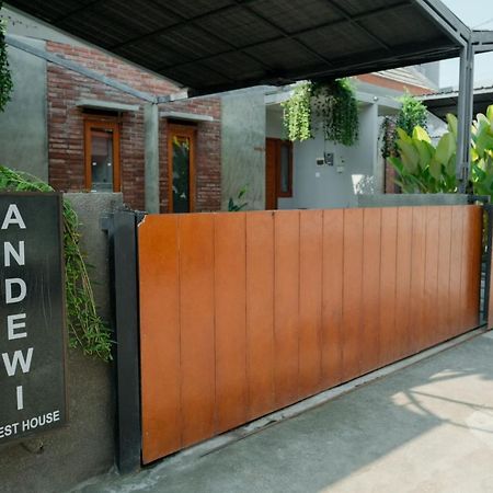 サヌール 红伙伴登巴萨安德维旅馆酒店 外观 照片